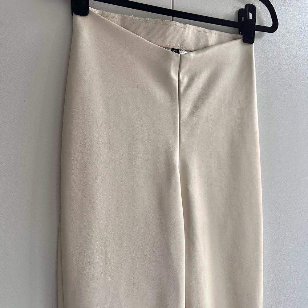 H&M Tiktok Viral Vegan Faux Leather Pull-on Flared Pants in Cream - Size 4 - Picture 7 of 16